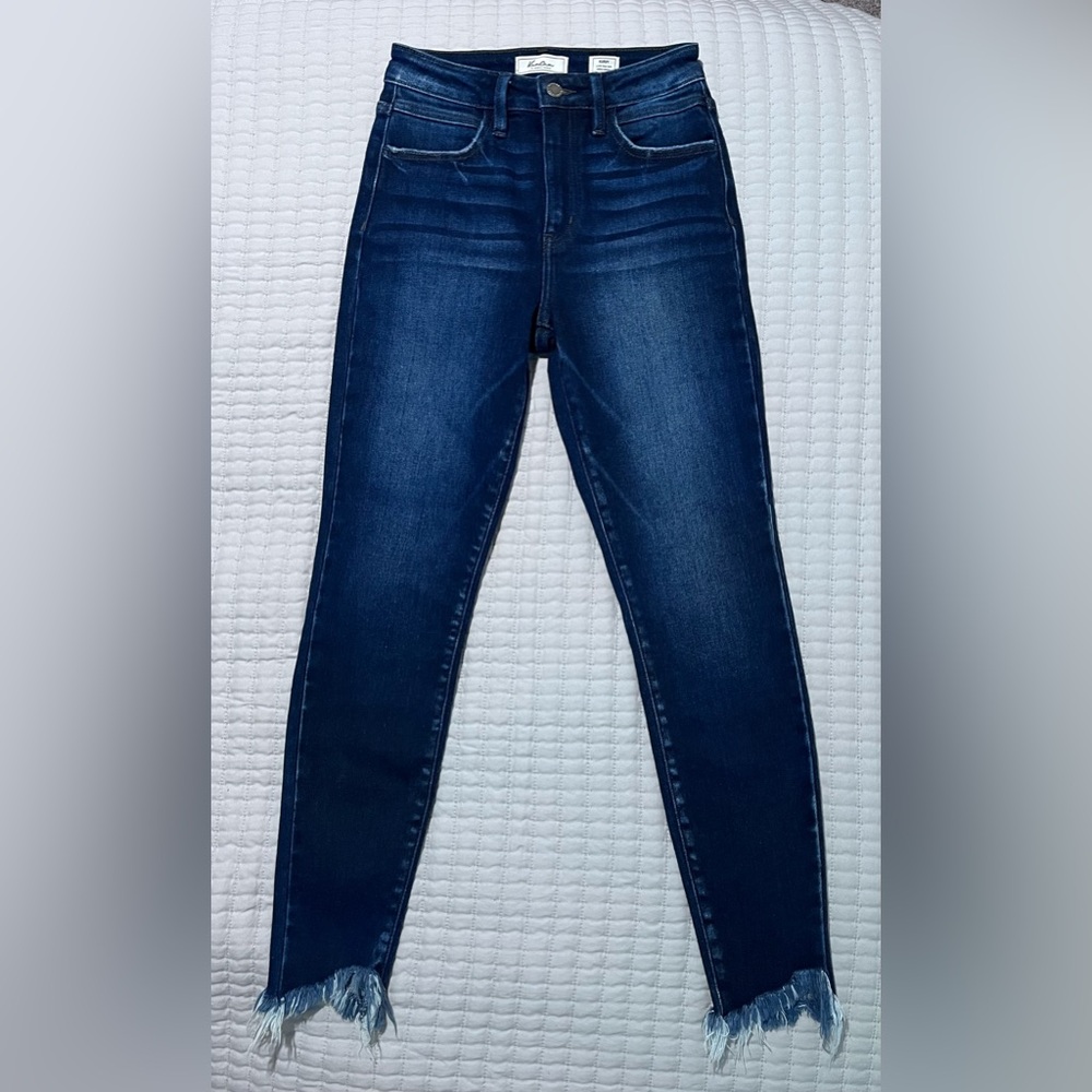 Kancan Signature Kurvy Ultra High Rise Ankle Jean